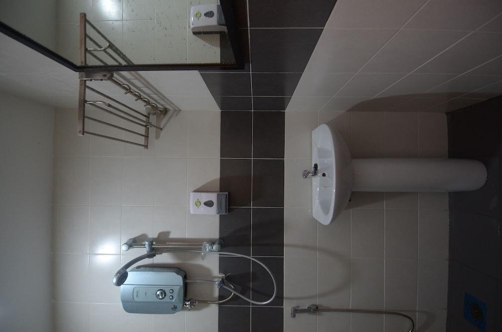Kuok Pin Hotel Kuching Zewnętrze zdjęcie